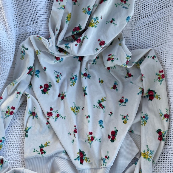 AFRM velour floral hoodie - Picture 5 of 6